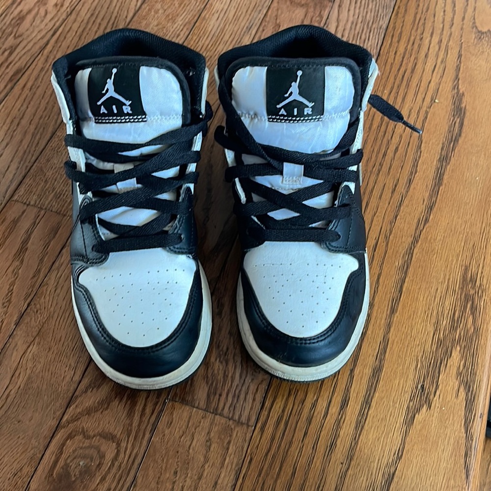 Air Jordans athletic shoes gently used